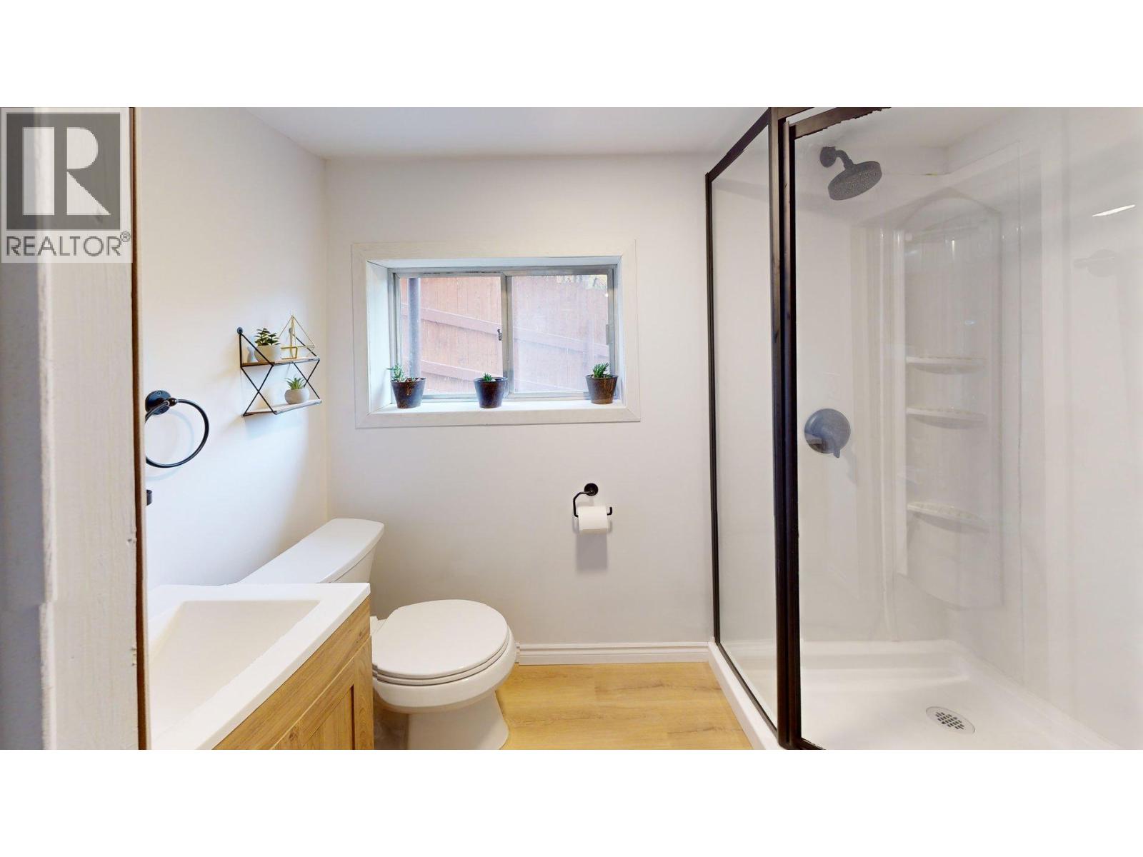 1925 Kootenay Avenue - 30
