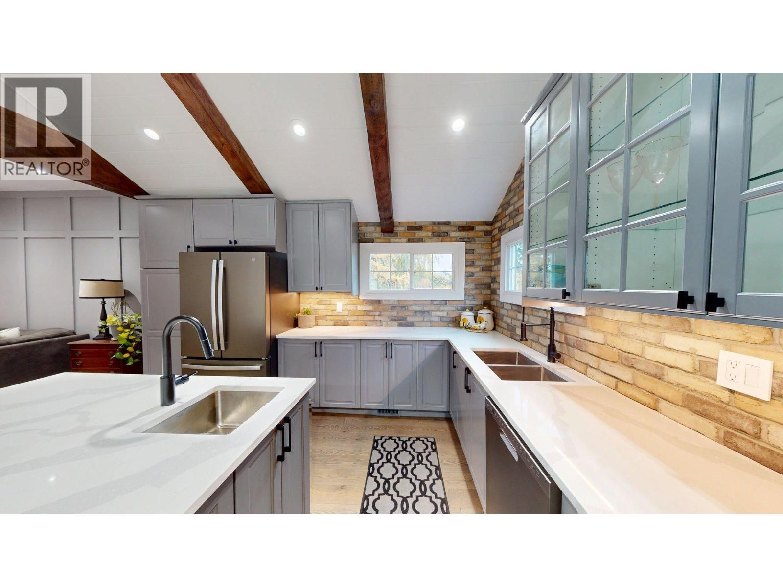 1925 Kootenay Avenue - 8