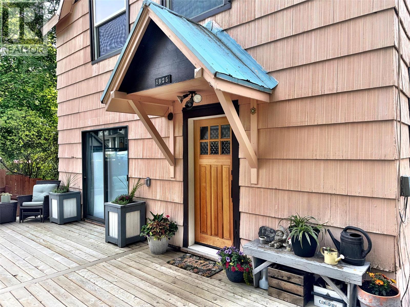 1925 Kootenay Avenue - 36