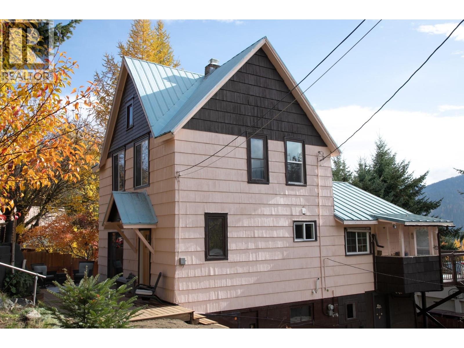 1925 Kootenay Avenue - 35
