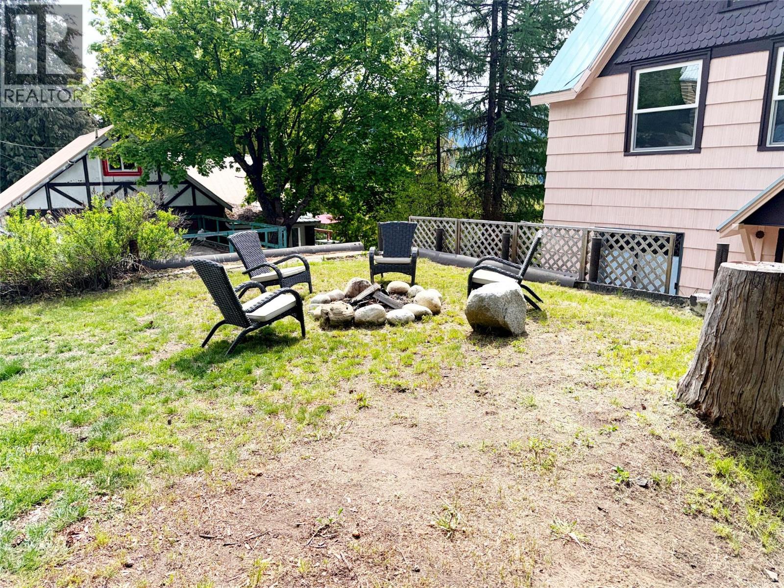 1925 Kootenay Avenue - 46
