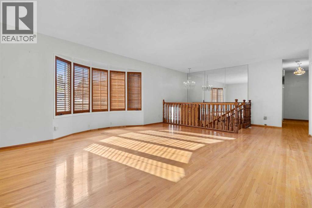 444 Woodland Crescent SE - 11