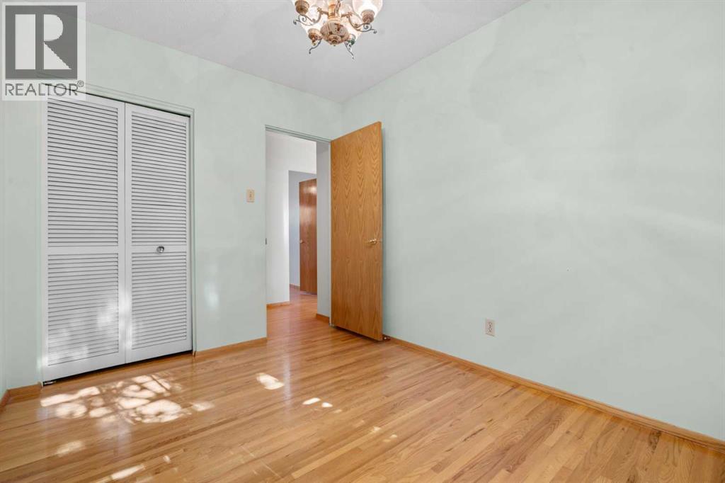 444 Woodland Crescent SE - 24