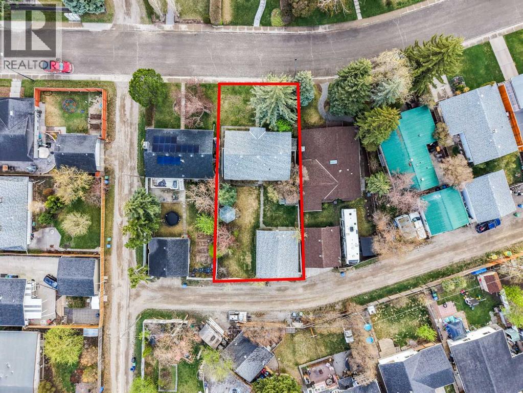 444 Woodland Crescent SE - 8