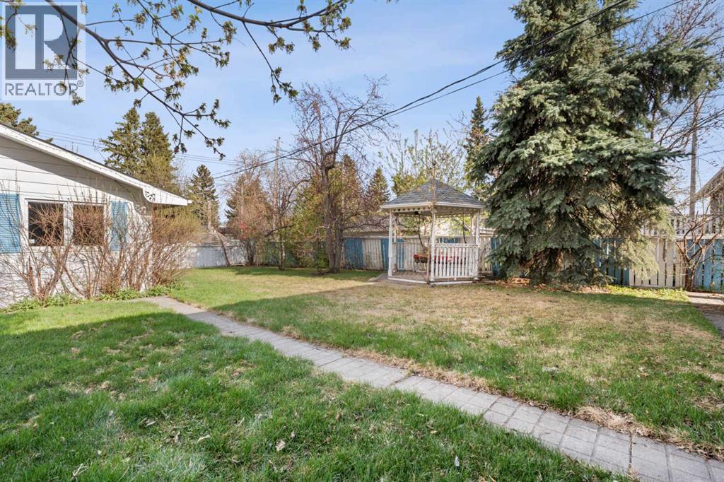 444 Woodland Crescent SE - 46