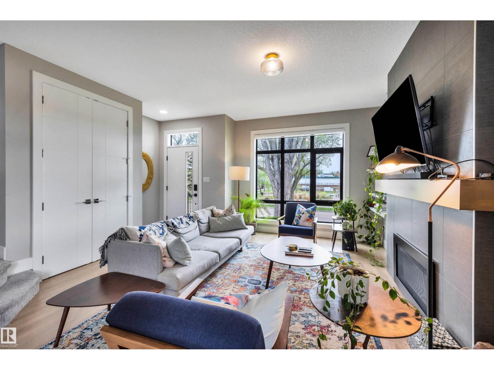 6333 105A ST NW - 10