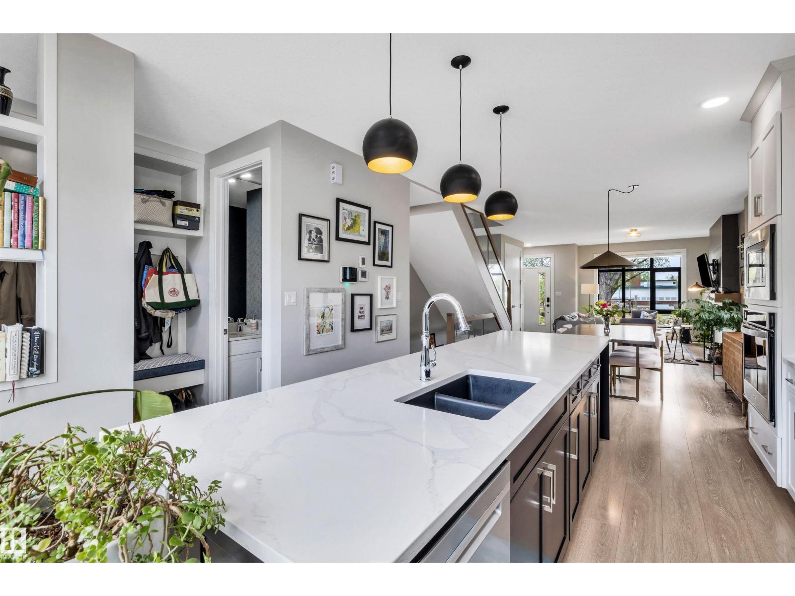 6333 105A ST NW - 21
