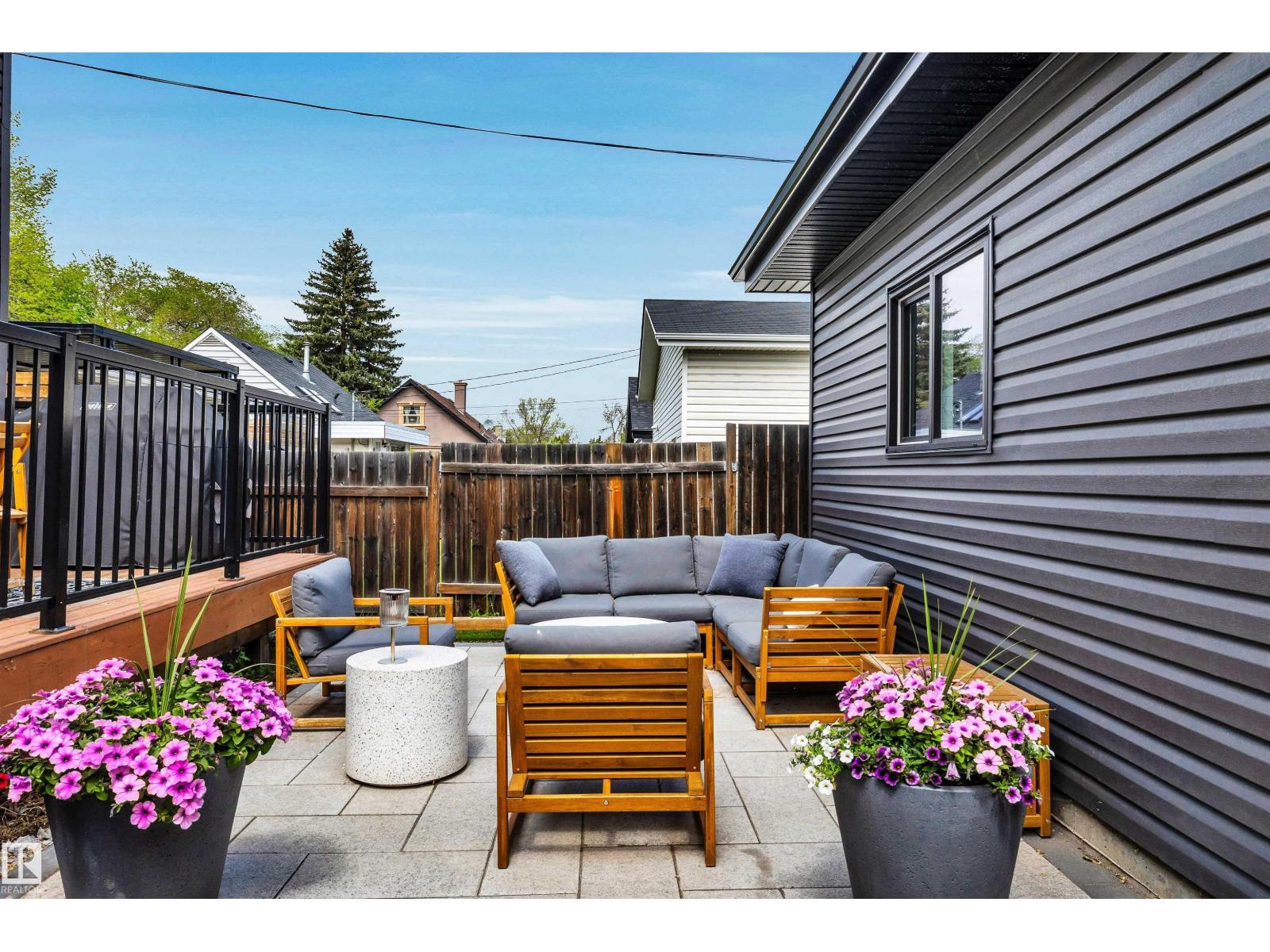 6333 105A ST NW - 43