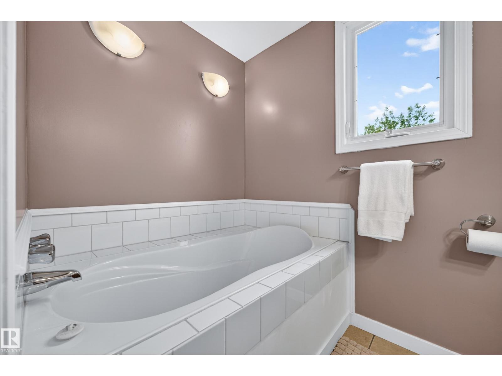 3004 36 ST NW - 23