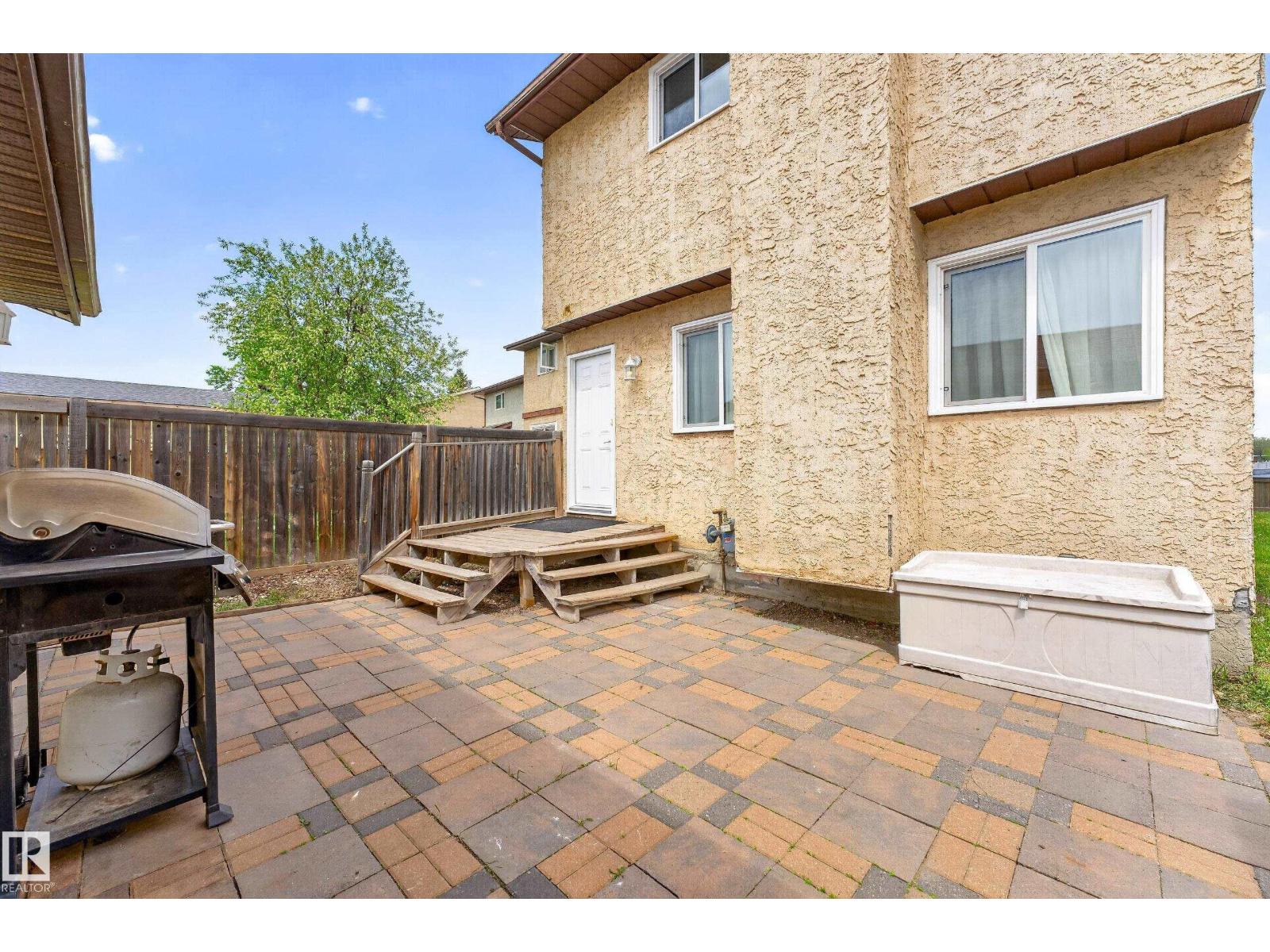 3004 36 ST NW - 30