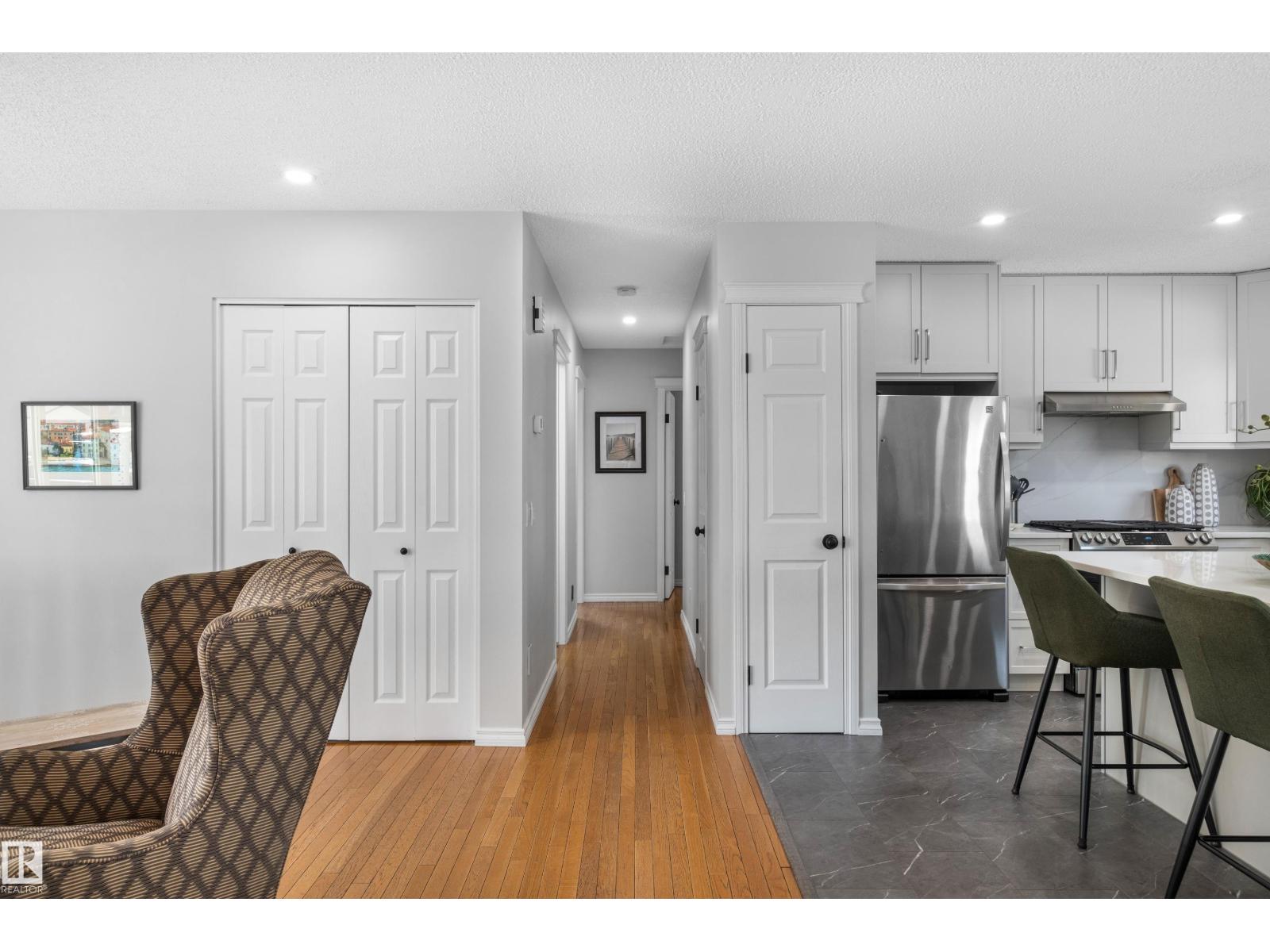 5804 57 AV — photo 11