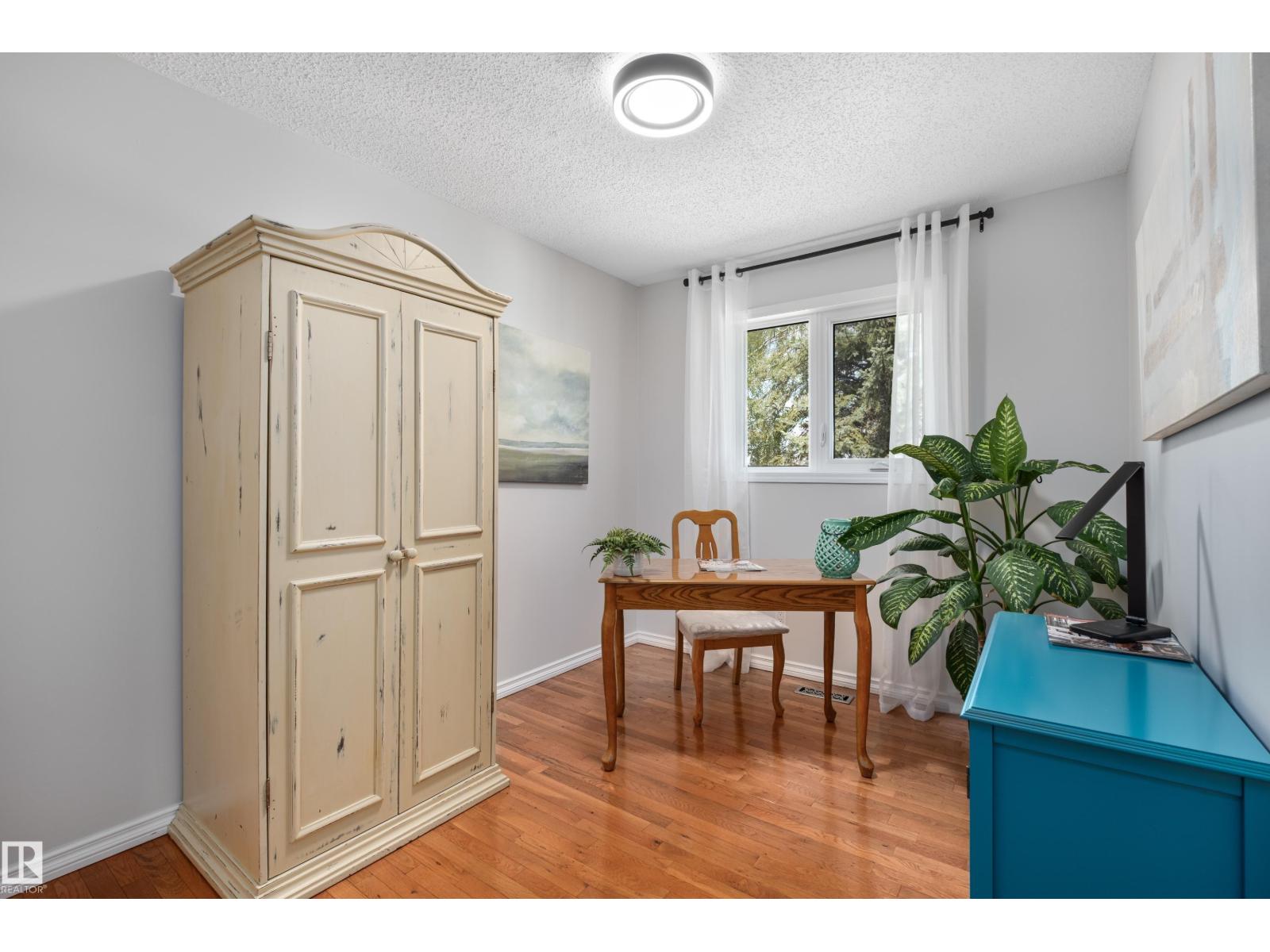 5804 57 AV — photo 22