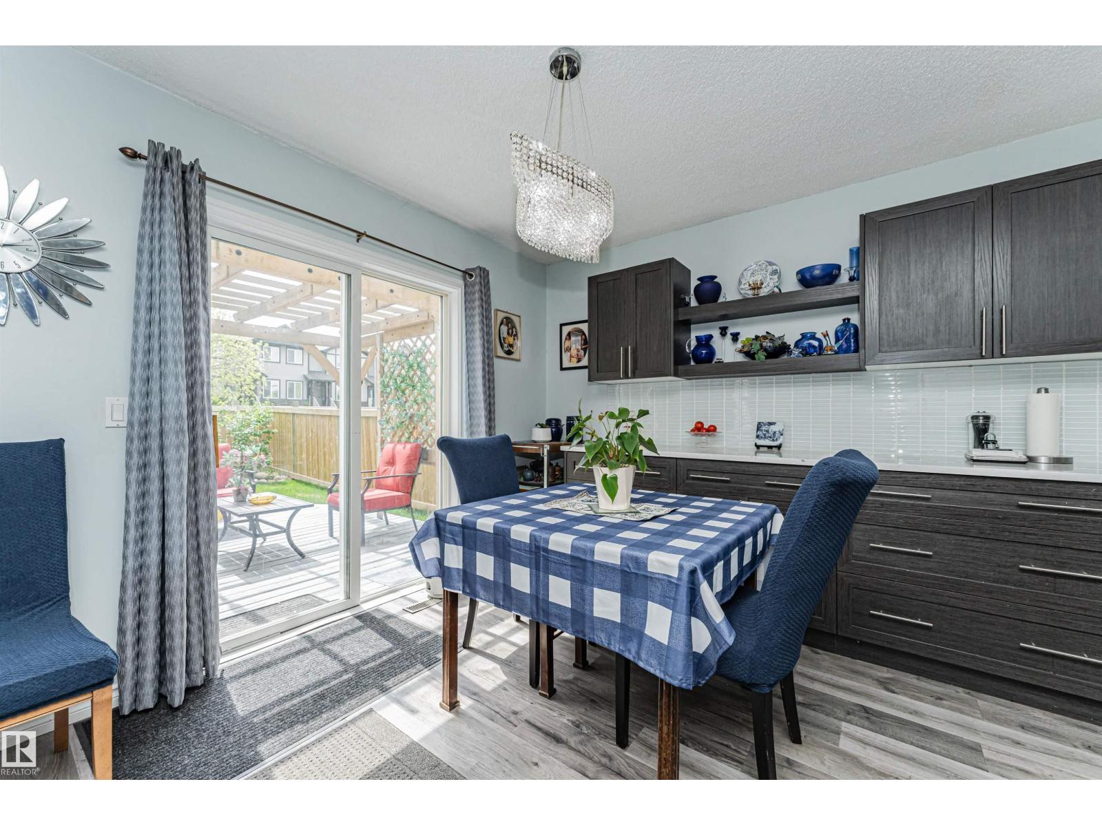 9 LANGLEY CR - 12