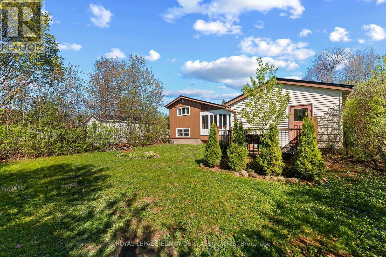 5 LASALLE DRIVE - 44