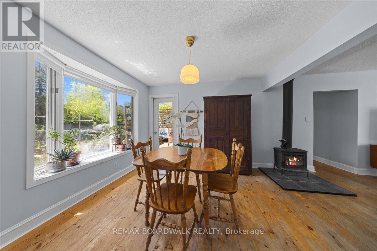 32 MARTIN STREET S - 28