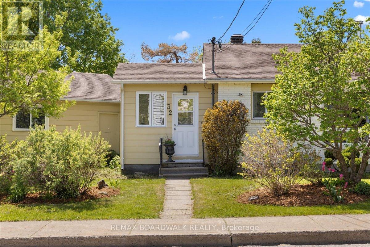 32 MARTIN STREET S - 37