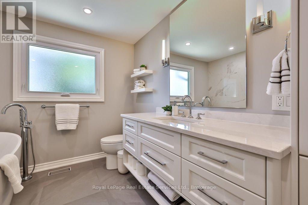 1528 WARLAND ROAD - 32