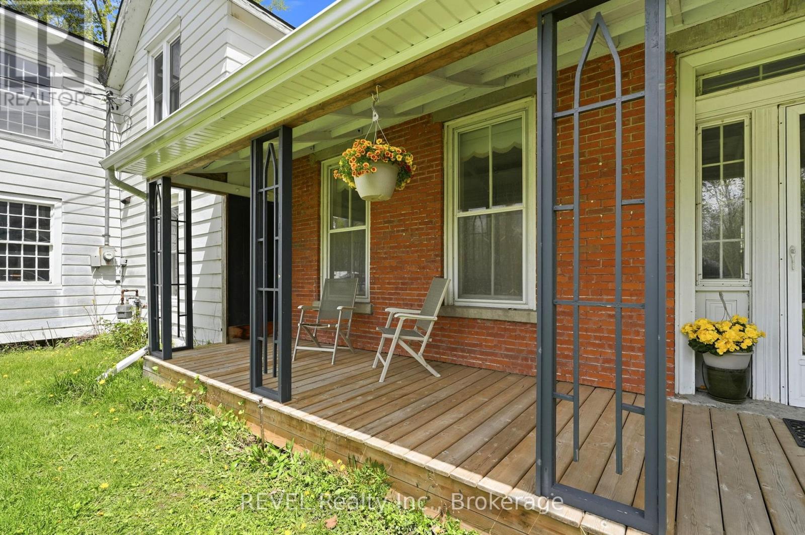 2376 CENTRE STREET - 21