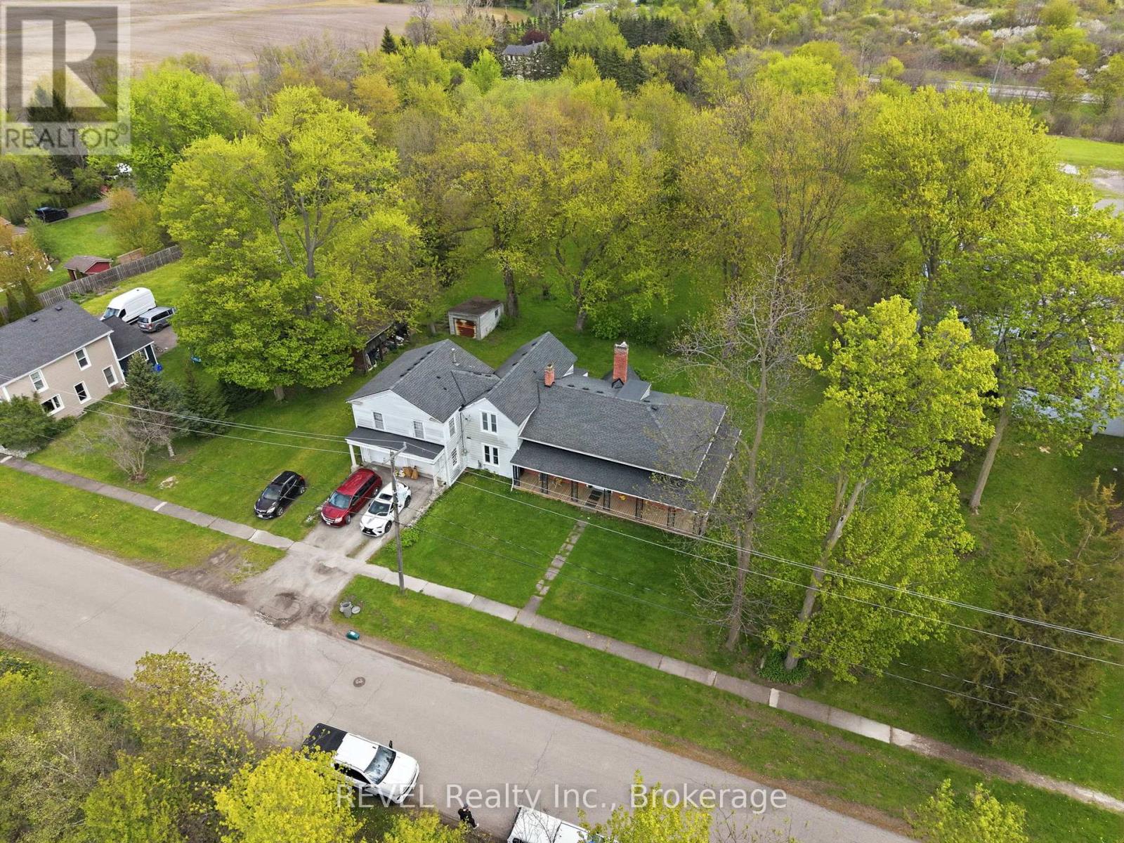 2376 CENTRE STREET - 23