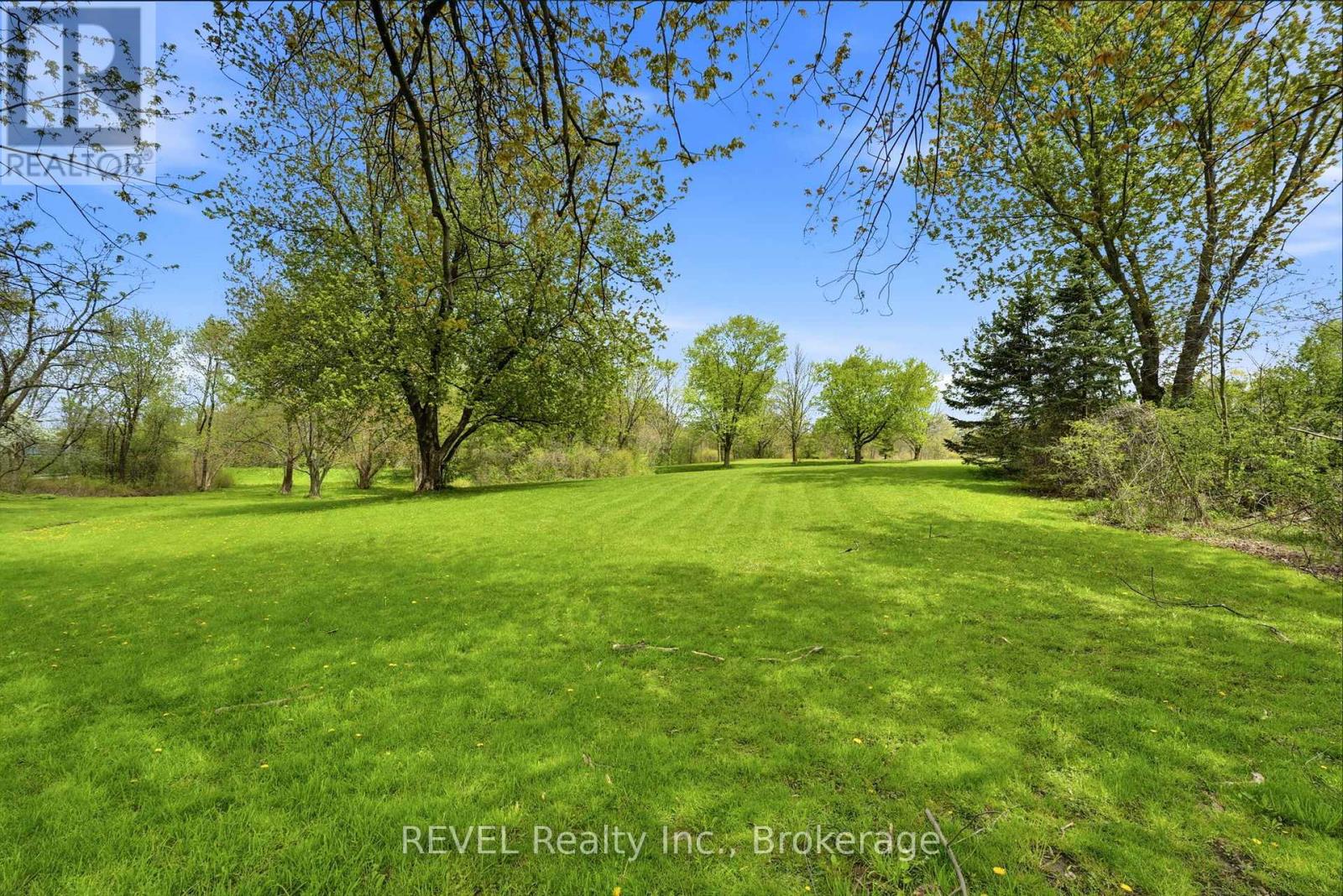2376 CENTRE STREET - 27
