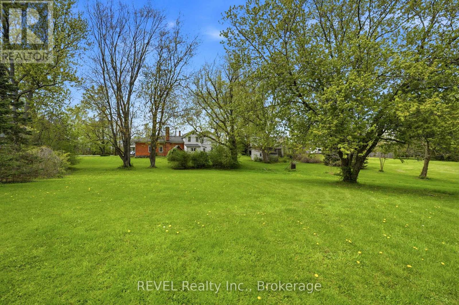 2376 CENTRE STREET - 28