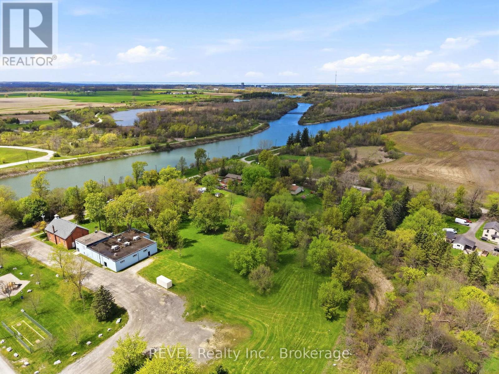 2376 CENTRE STREET - 33