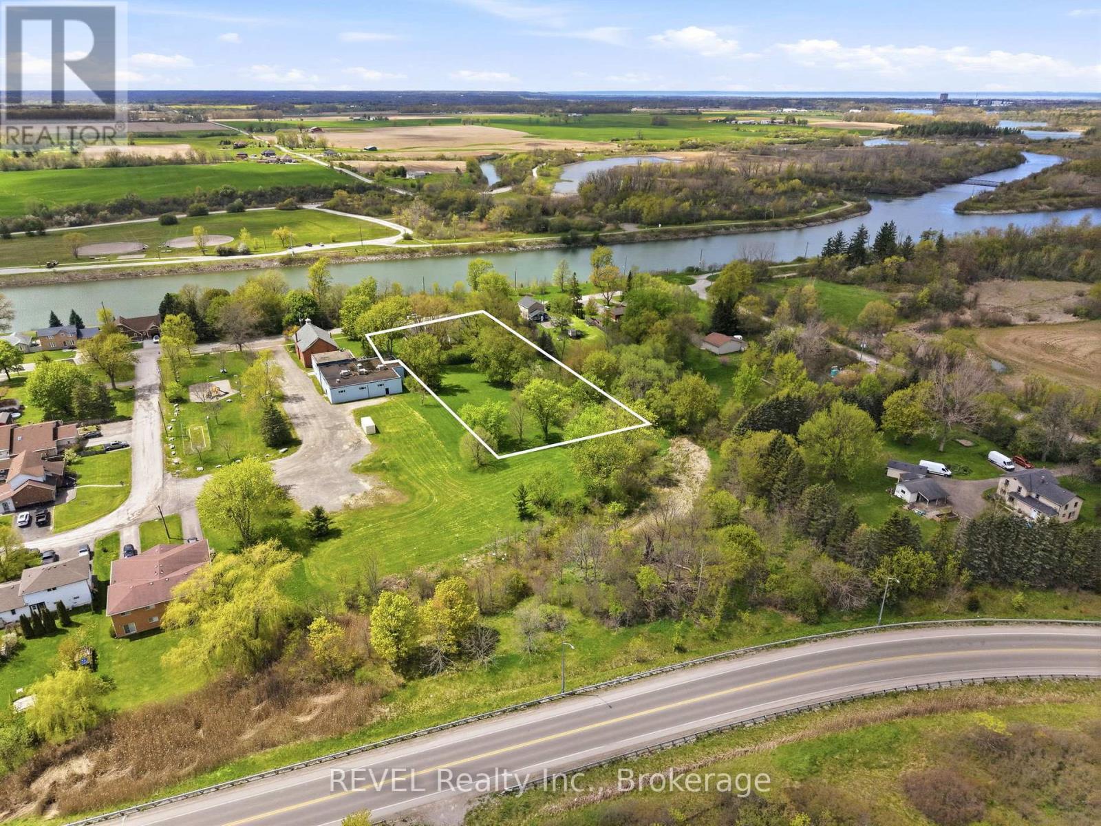 2376 CENTRE STREET - 35