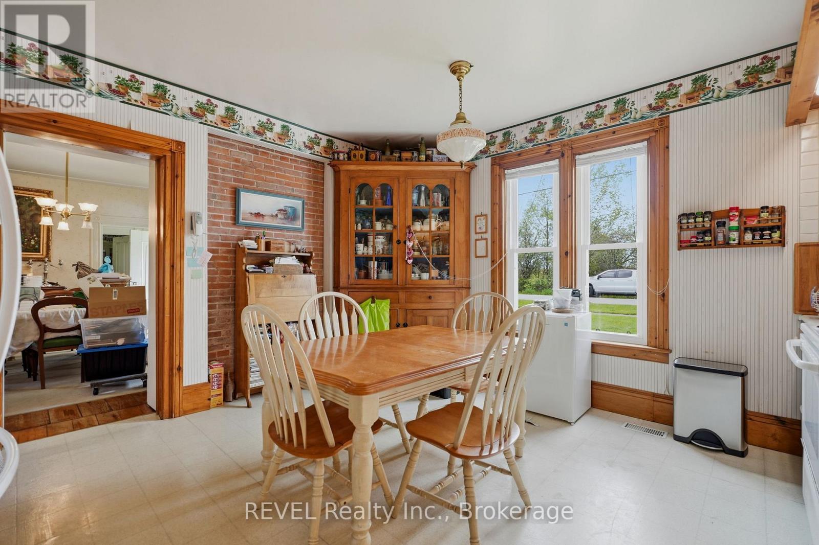 2376 CENTRE STREET - 8