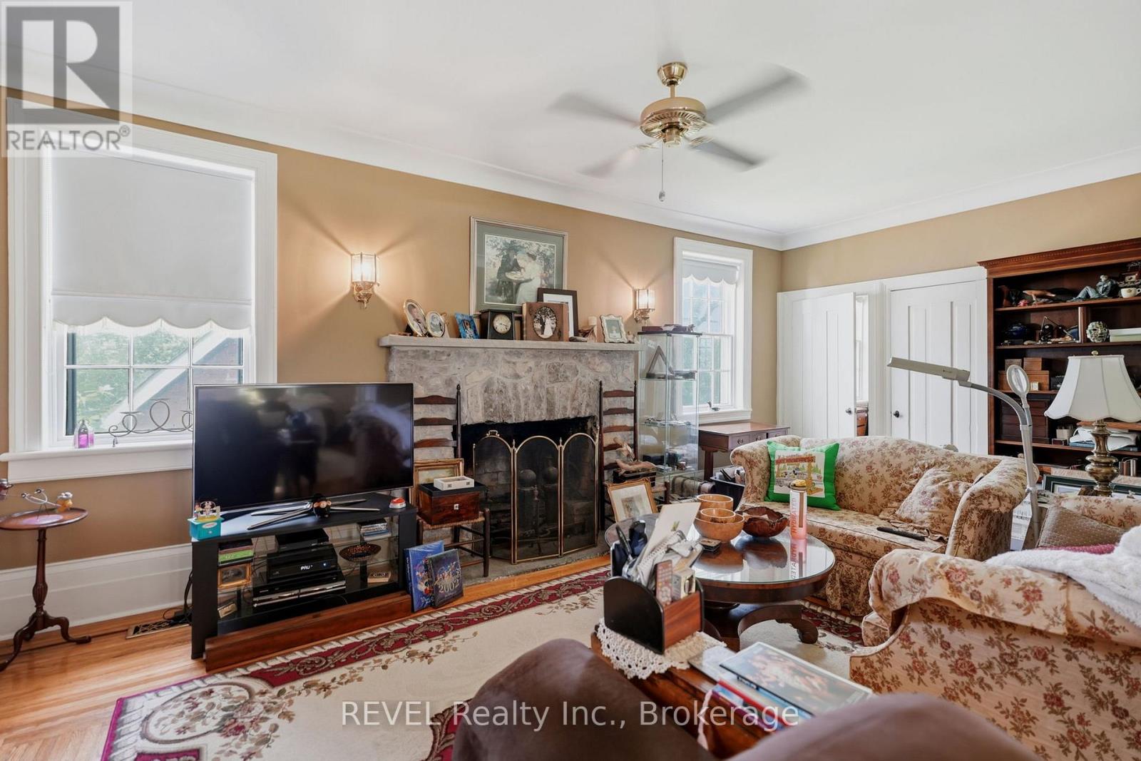 2376 CENTRE STREET - 9