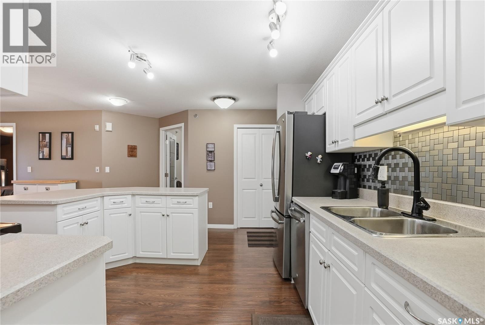 #504 2221 Adelaide STREET - 10
