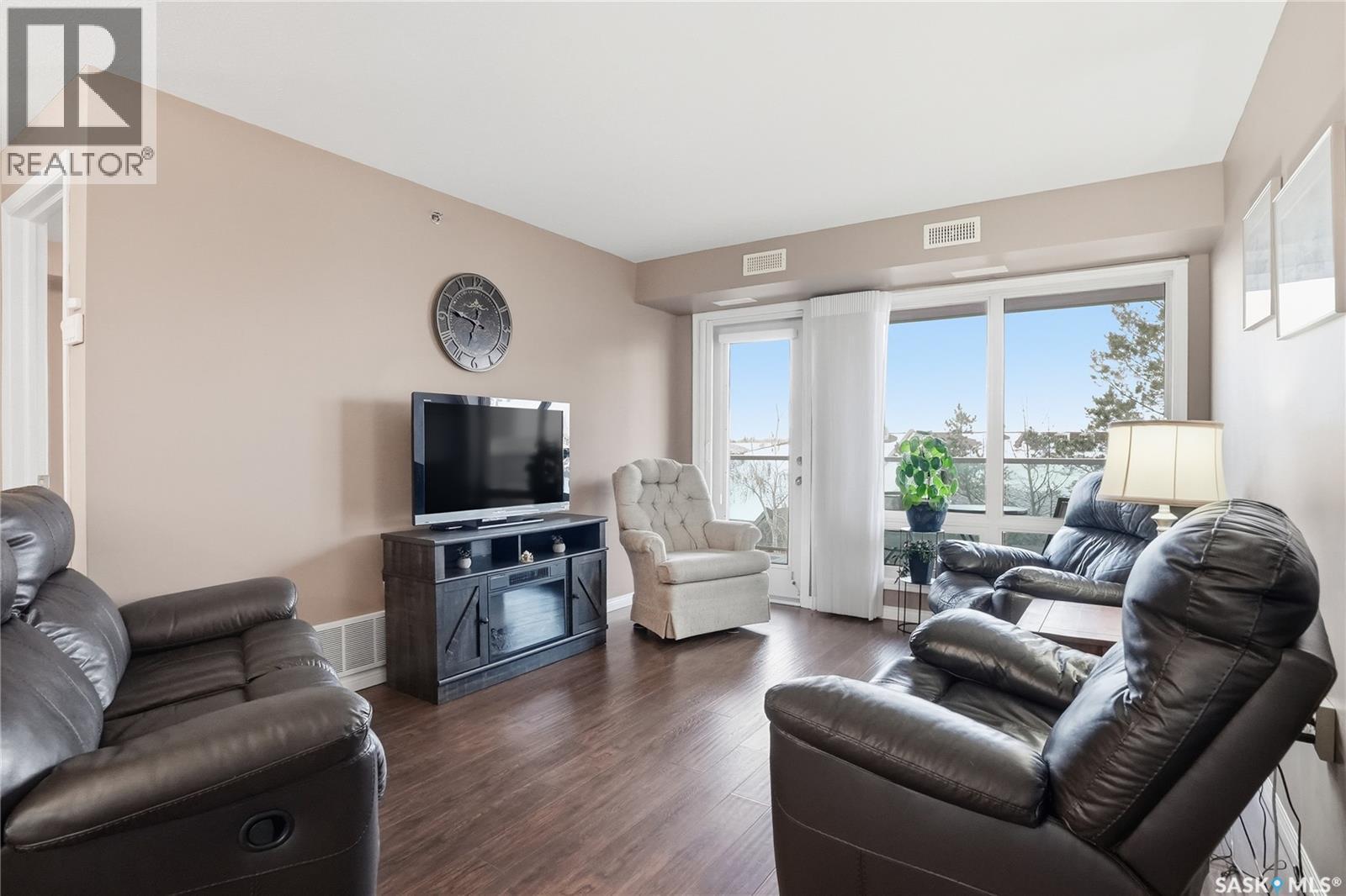 #504 2221 Adelaide STREET - 16