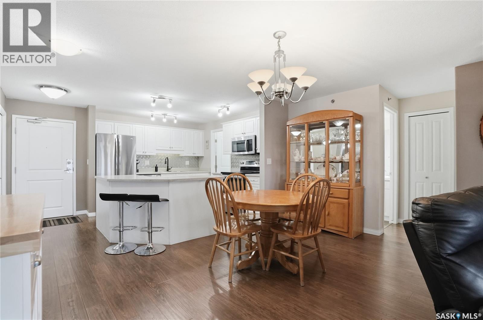 #504 2221 Adelaide STREET - 17