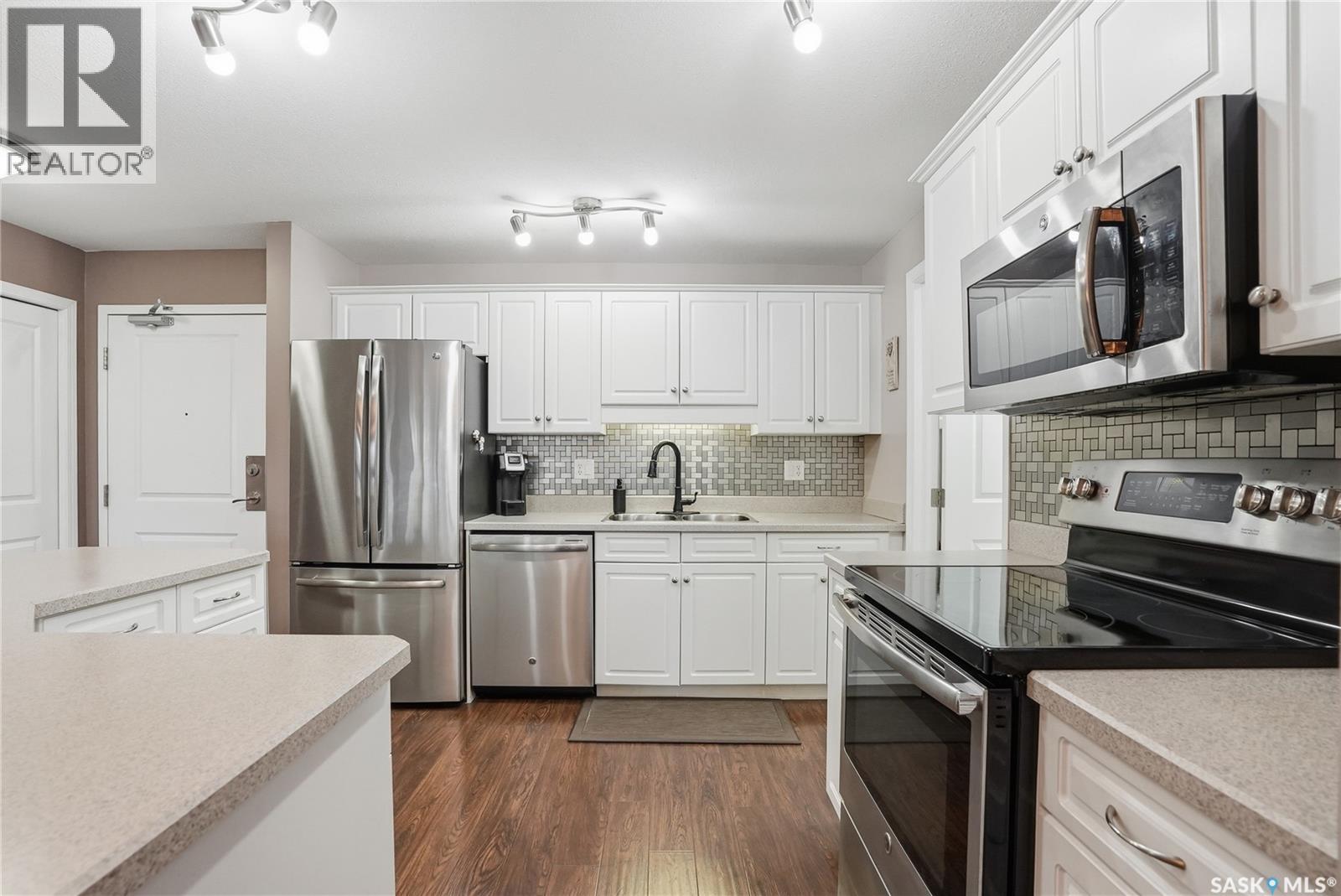 #504 2221 Adelaide STREET - Image 2