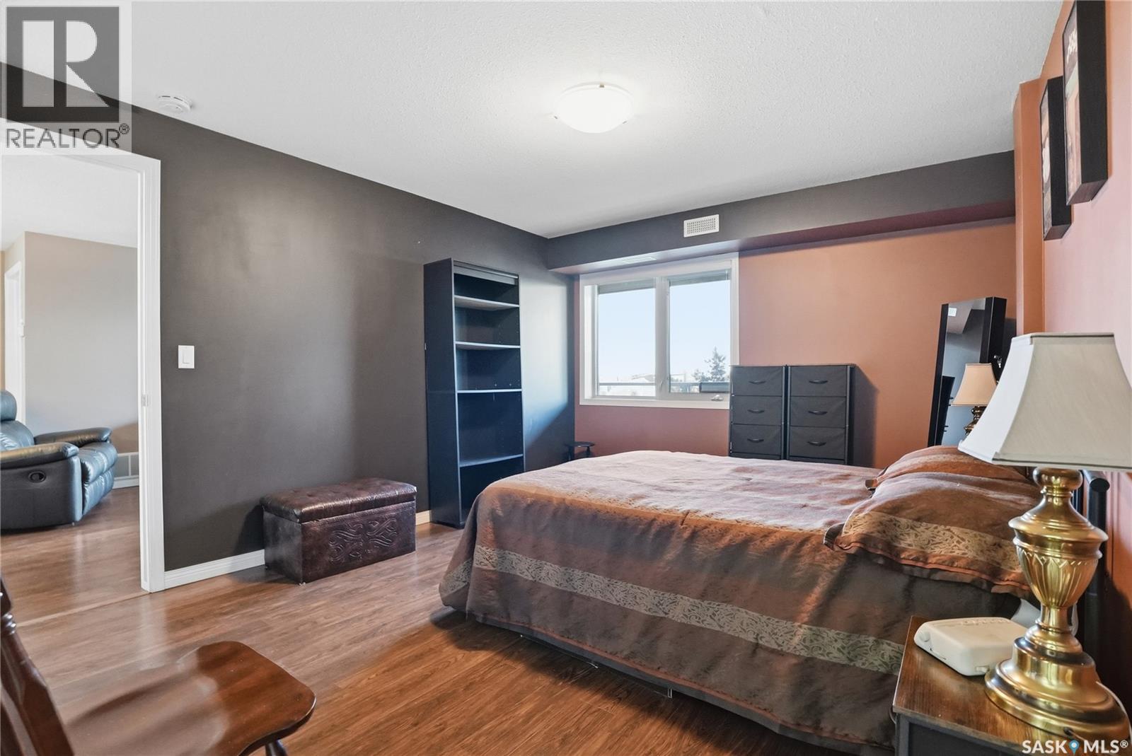 #504 2221 Adelaide STREET - 20