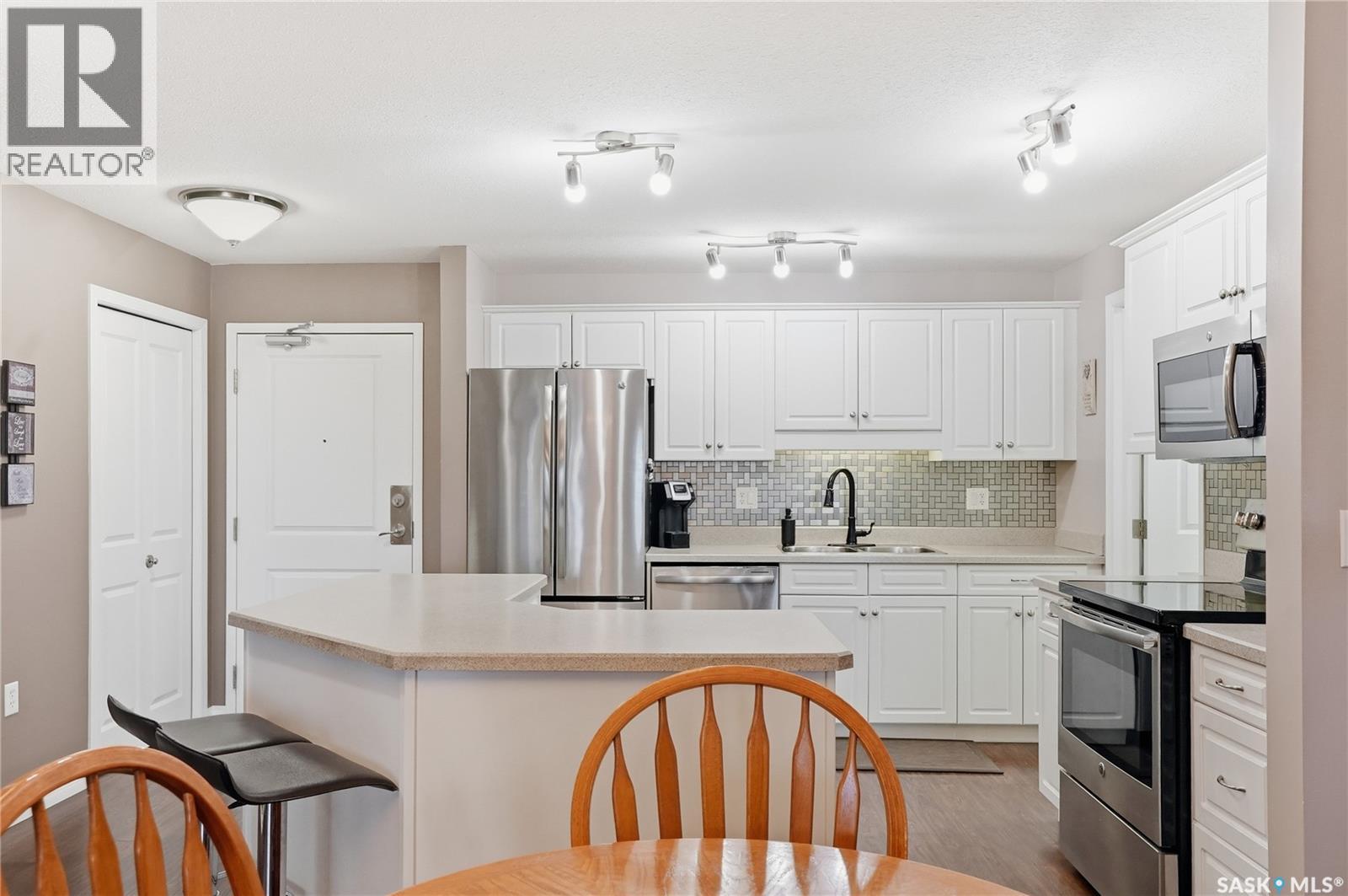 #504 2221 Adelaide STREET - Image 3