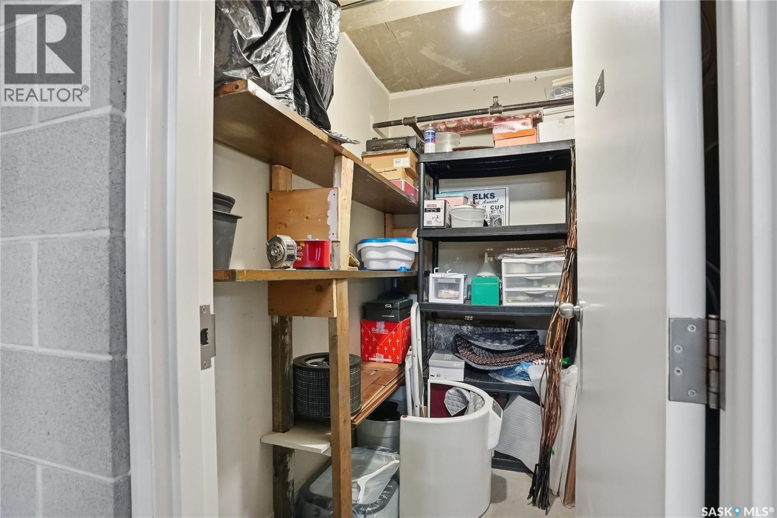 #504 2221 Adelaide STREET - 36