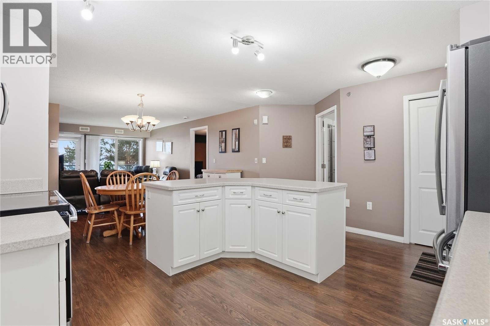 #504 2221 Adelaide STREET - 9