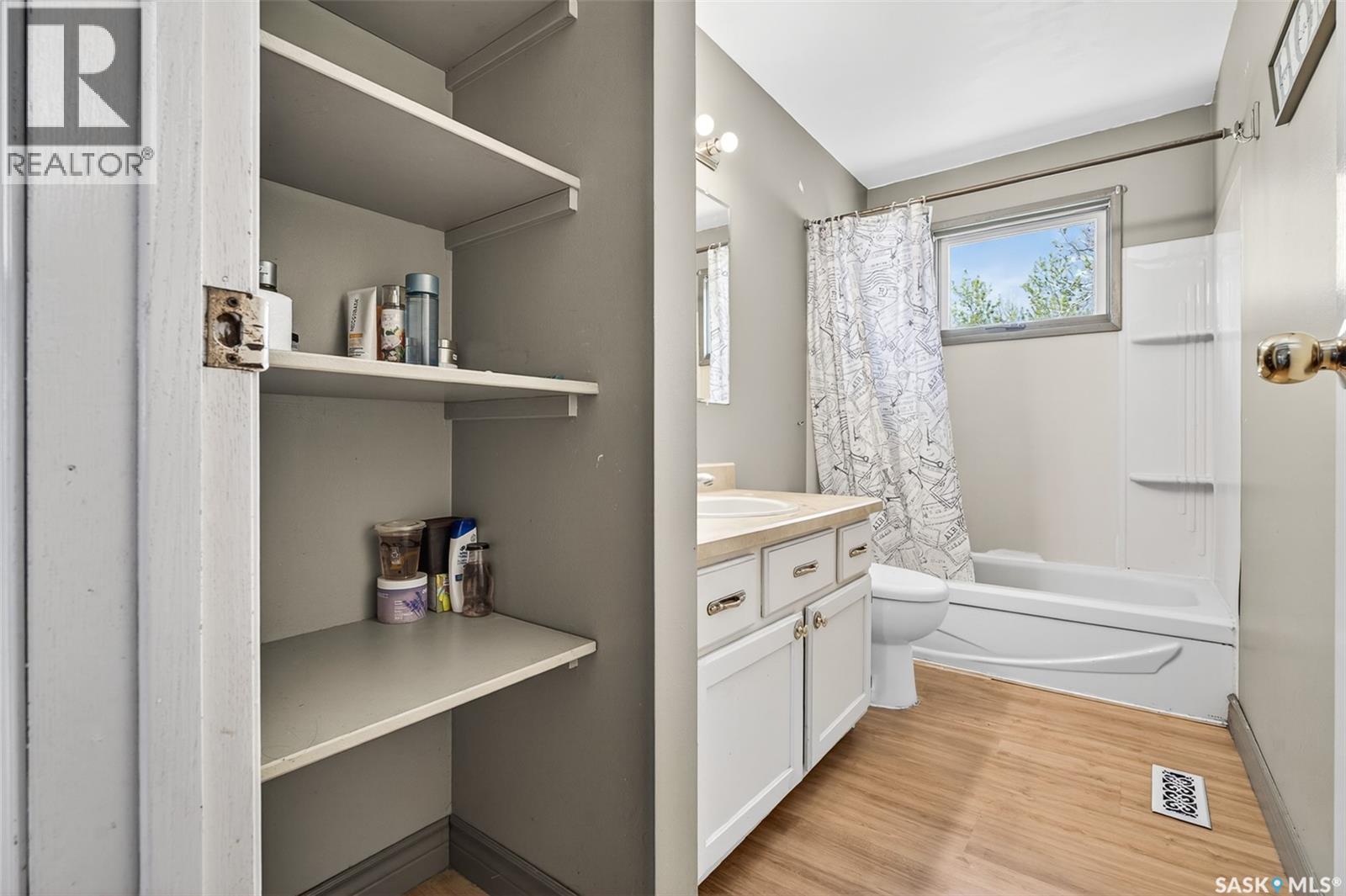 22 Edelweiss CRESCENT - 32