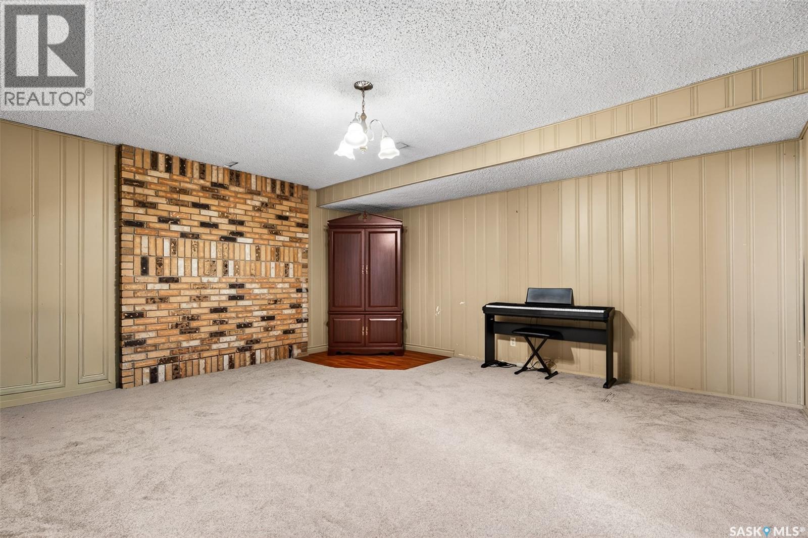 22 Edelweiss CRESCENT - 40
