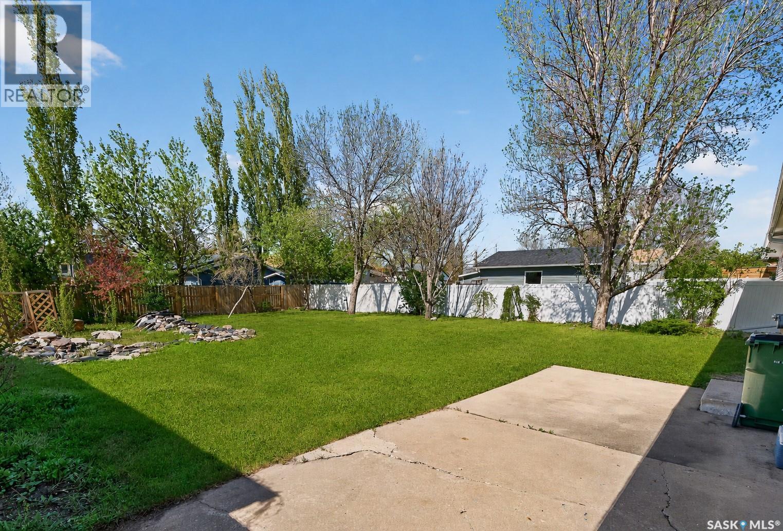22 Edelweiss CRESCENT - 57
