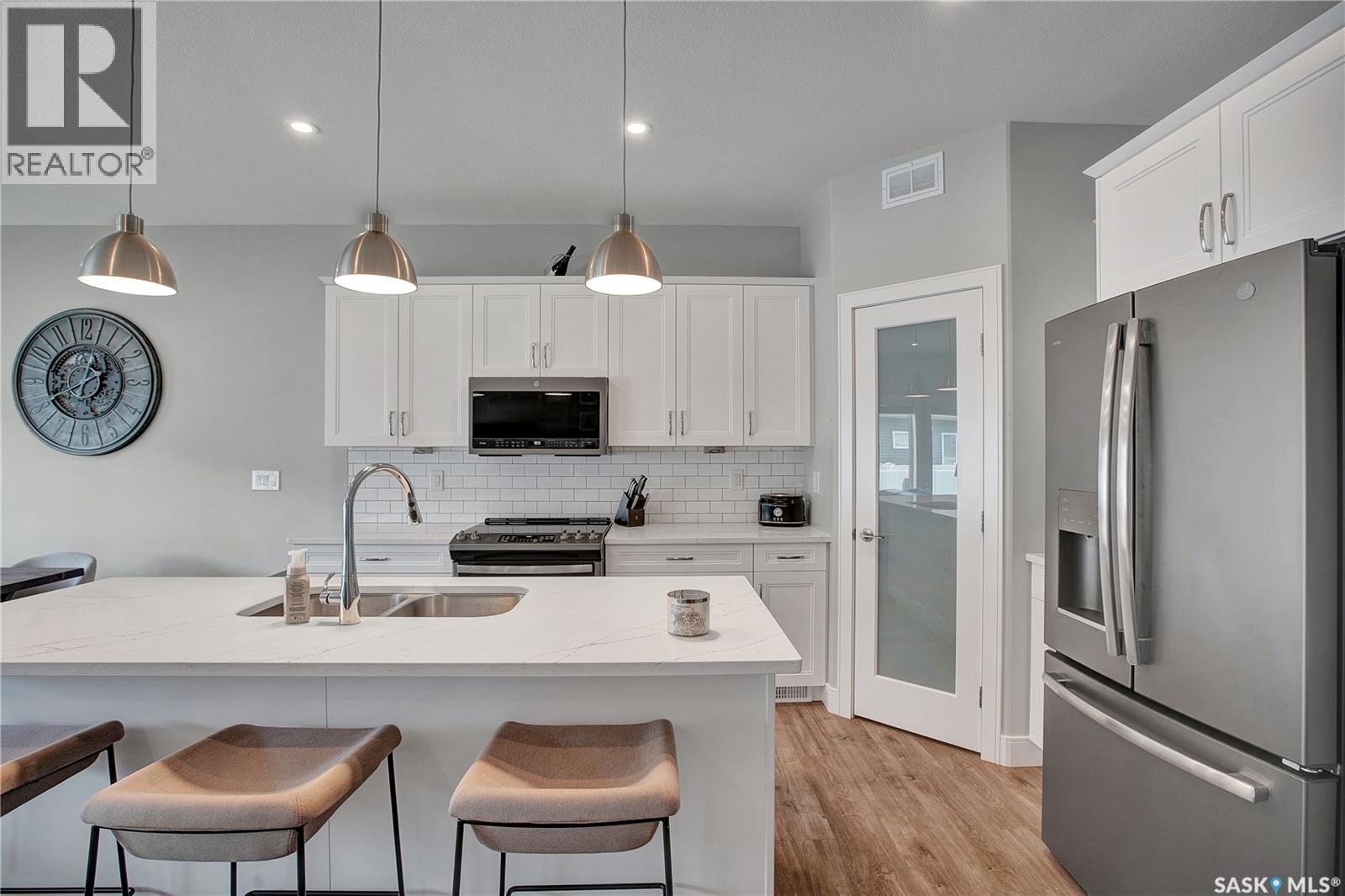 #2 437 Palmer CRESCENT - 10