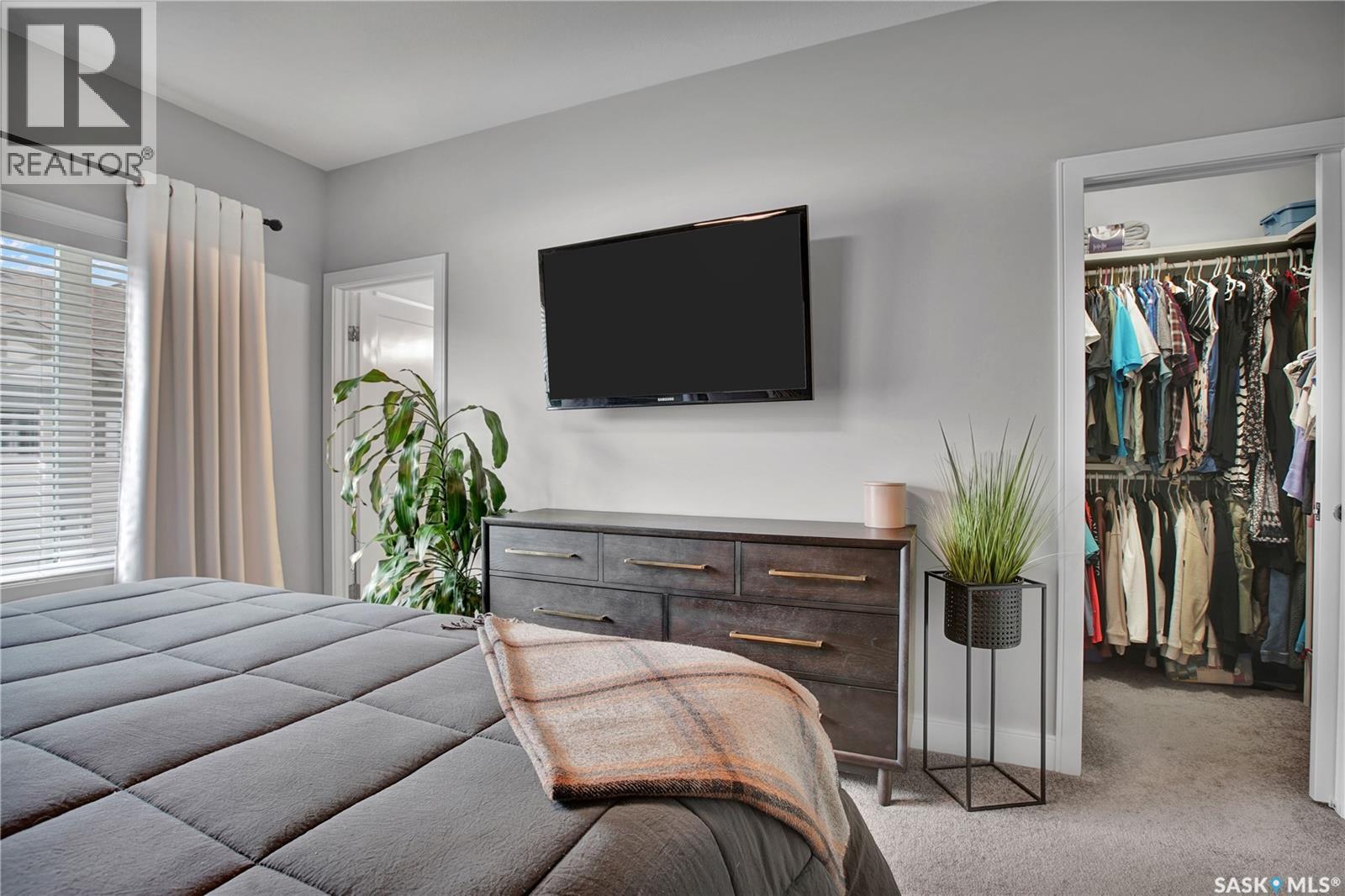 #2 437 Palmer CRESCENT - 12
