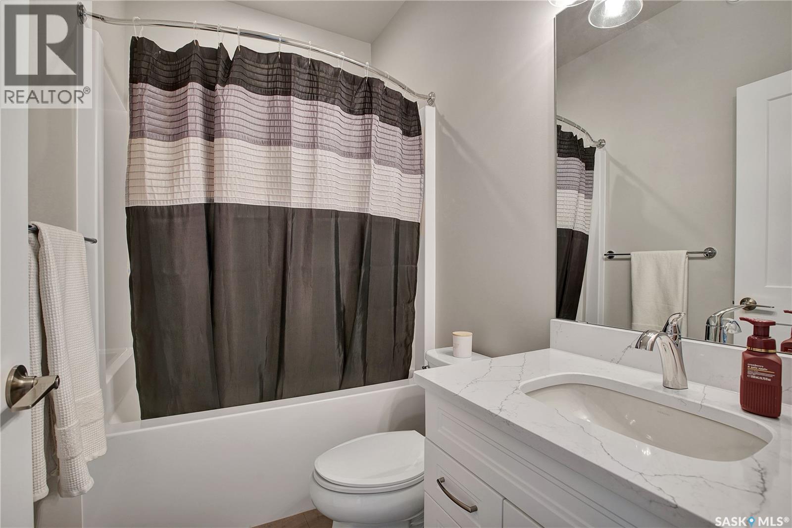 #2 437 Palmer CRESCENT - 16