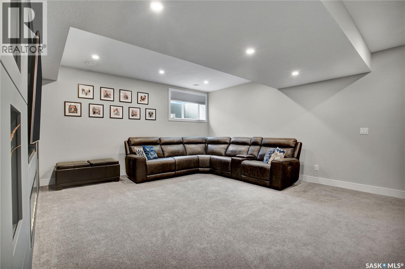 #2 437 Palmer CRESCENT - 19