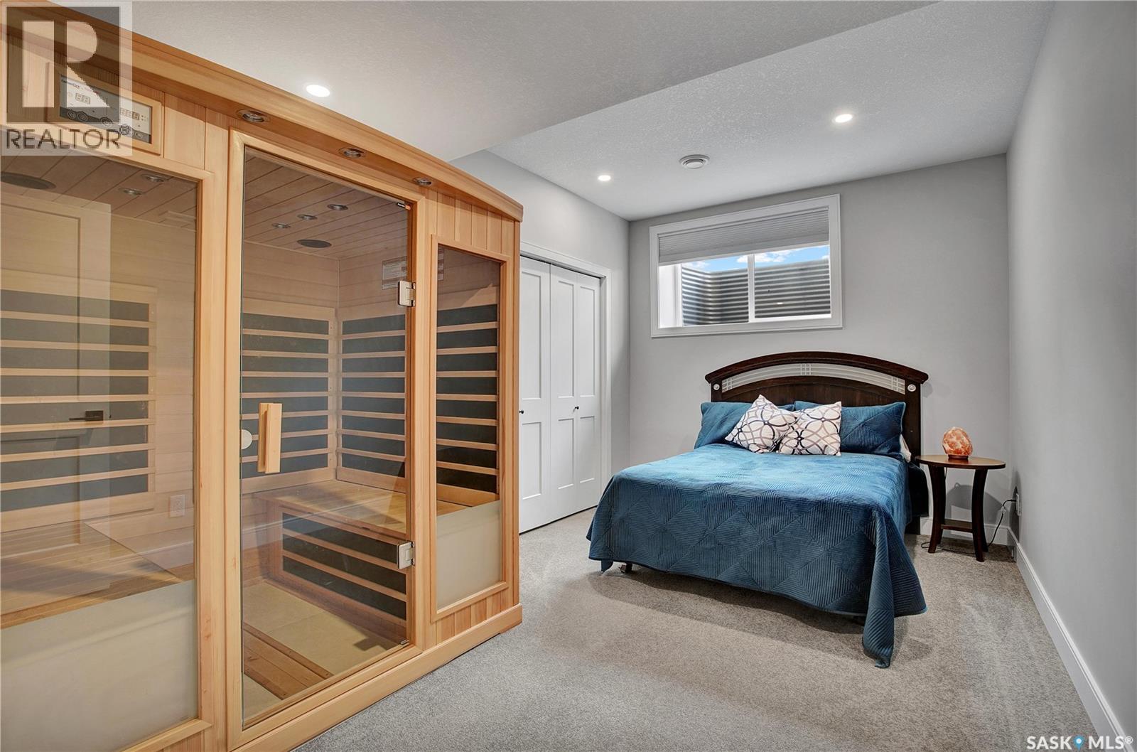#2 437 Palmer CRESCENT - 22