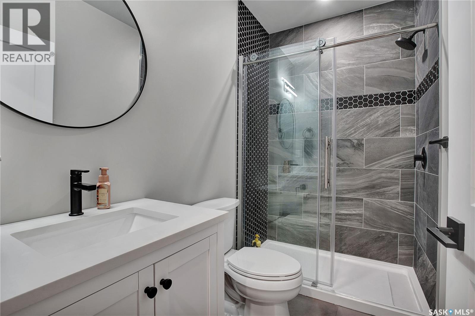 #2 437 Palmer CRESCENT - 23