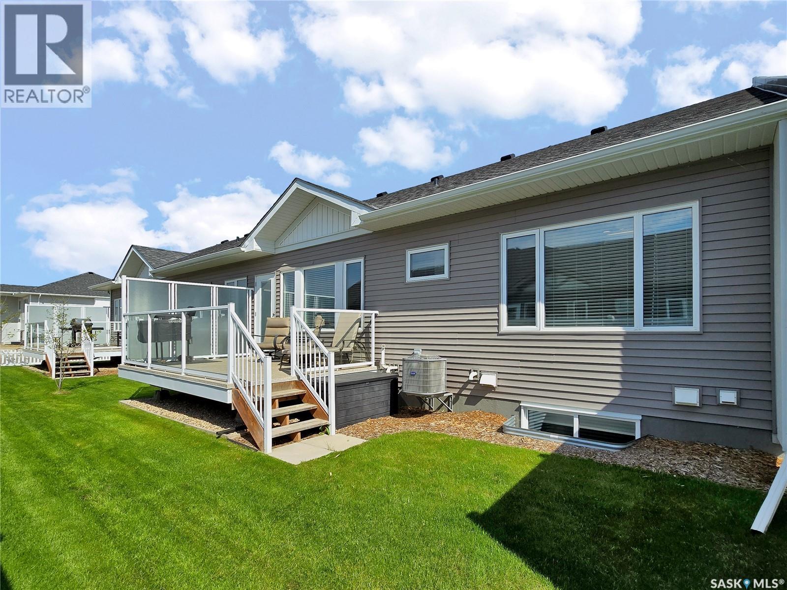 #2 437 Palmer CRESCENT - 25