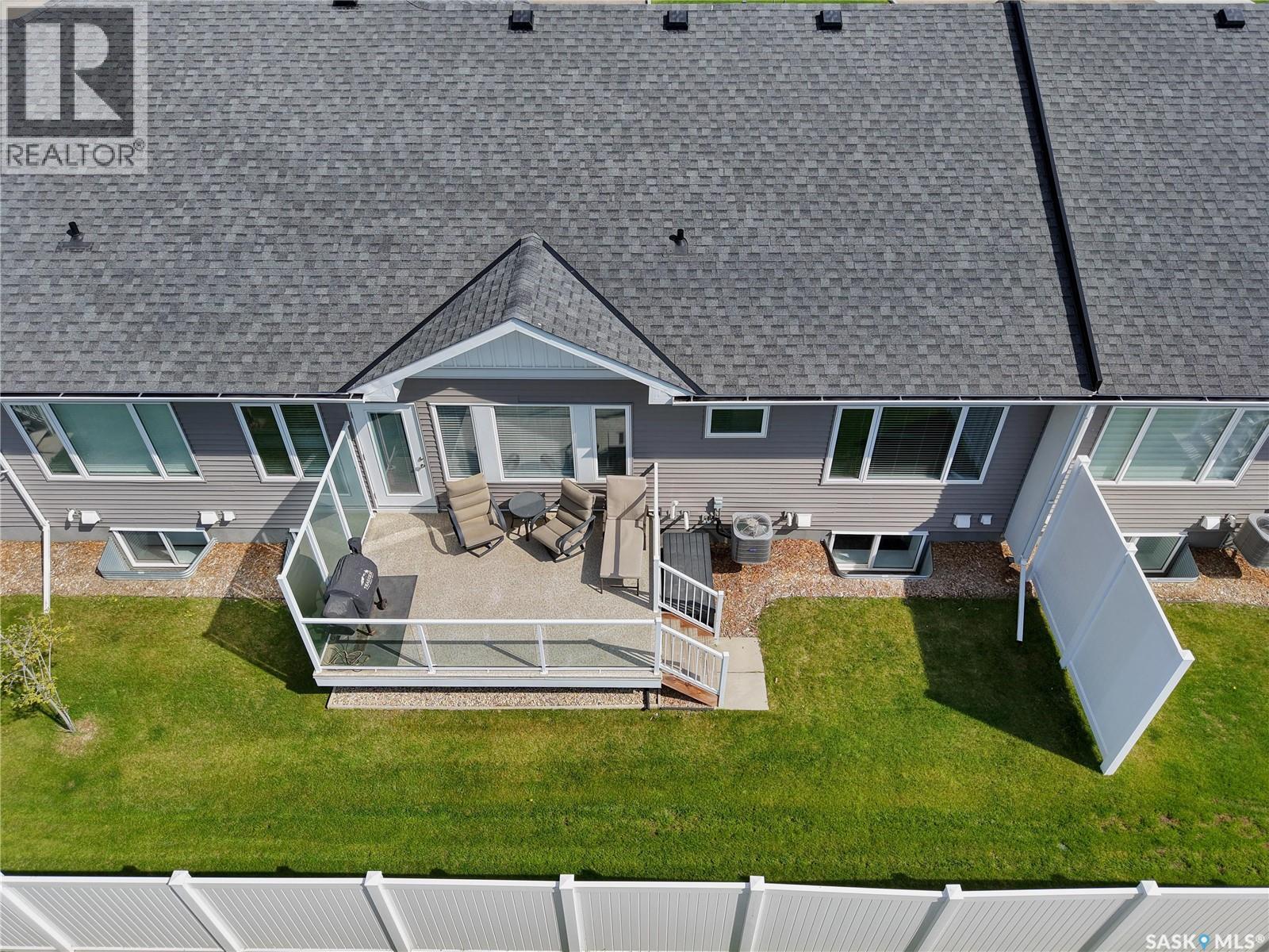 #2 437 Palmer CRESCENT - 26