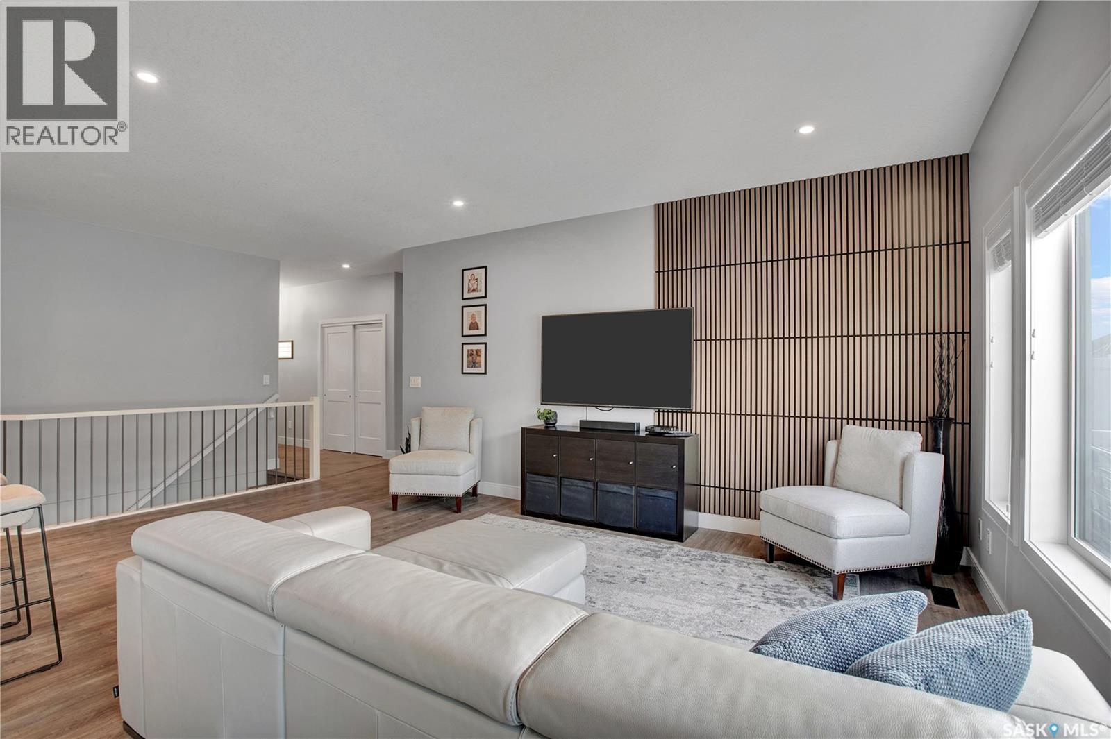 #2 437 Palmer CRESCENT - 6