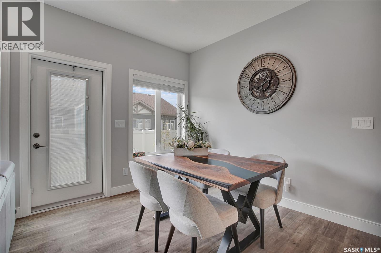 #2 437 Palmer CRESCENT - 8